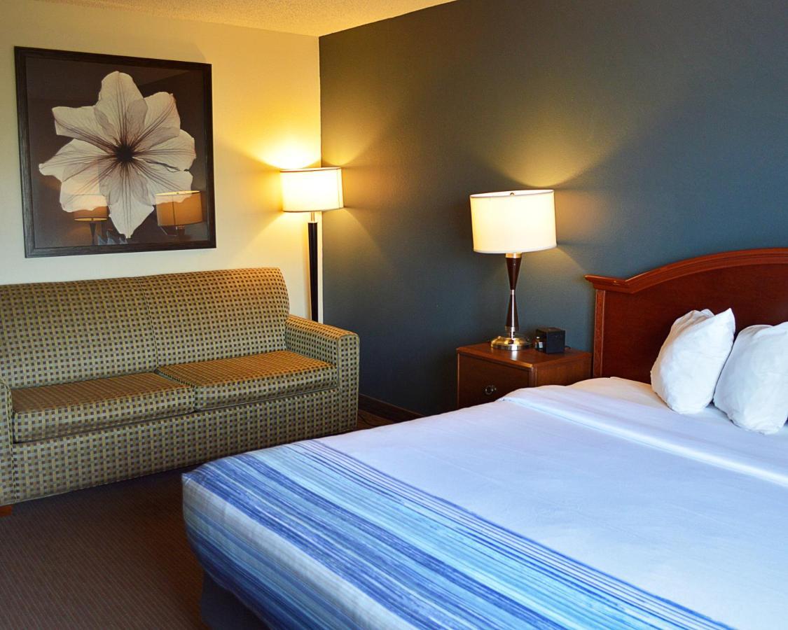 Americinn By Wyndham Spencer Экстерьер фото